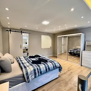  Casa de Férias Saint Sebastian Flat 616 - Com Hidro! Ate 3 Pessoas, Duplex, No Centro Brasil
